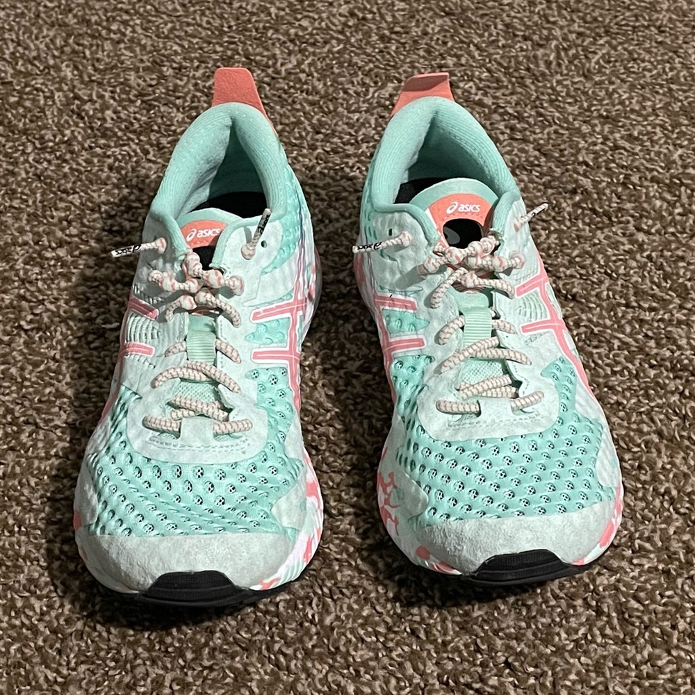 ASICS Women’s Gel-Noosa Tri 12 Running Shoes, size 7